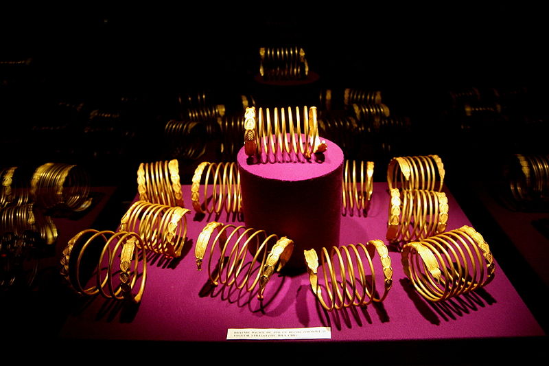Dacians gold bracelet from Sarmizegetusa Regia, dated the 1st century BC or 1st century AD Source - Wikipedia